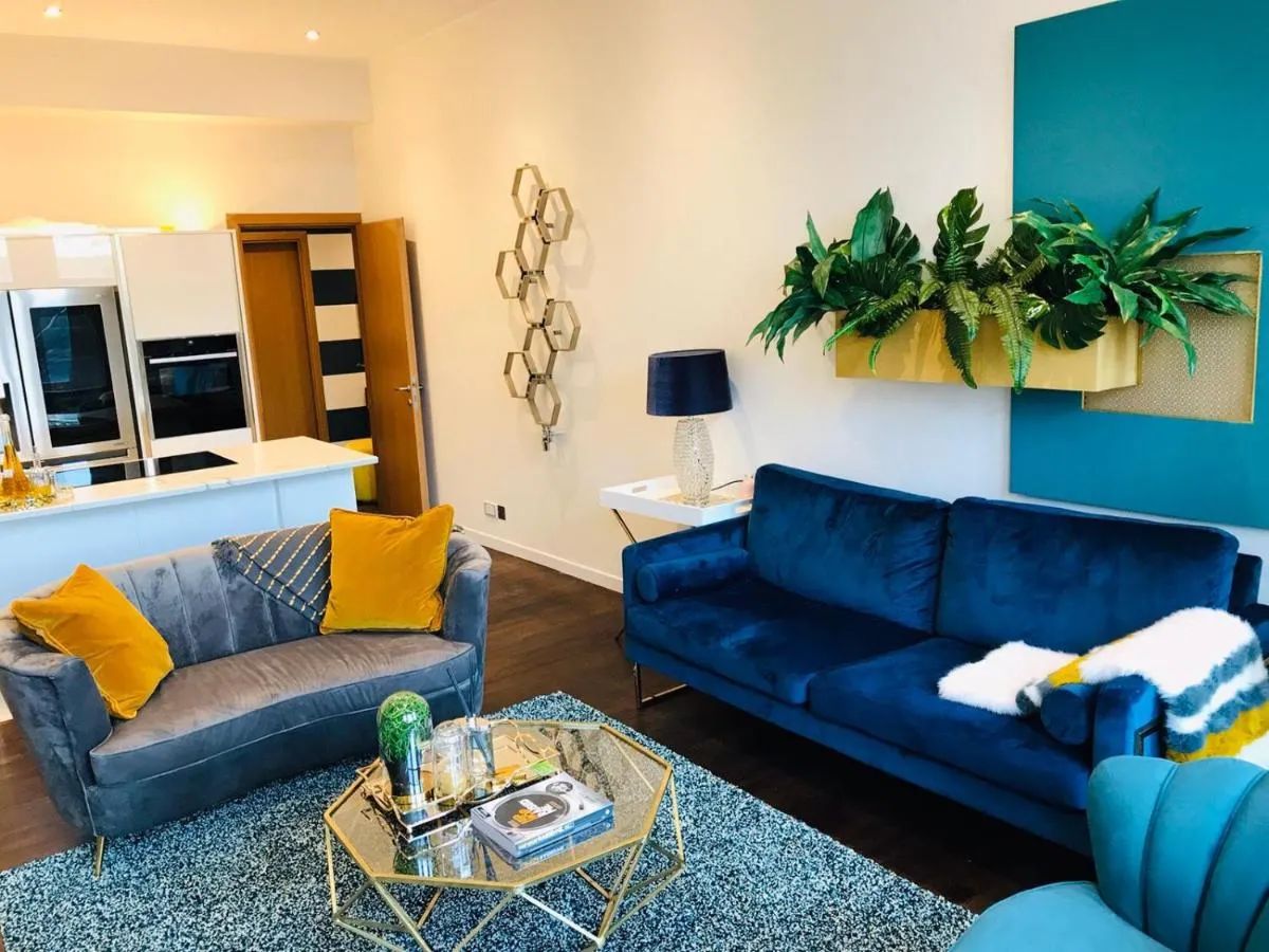 Image 5 of 2 bed Chic Apartment in Glasgow City Centre