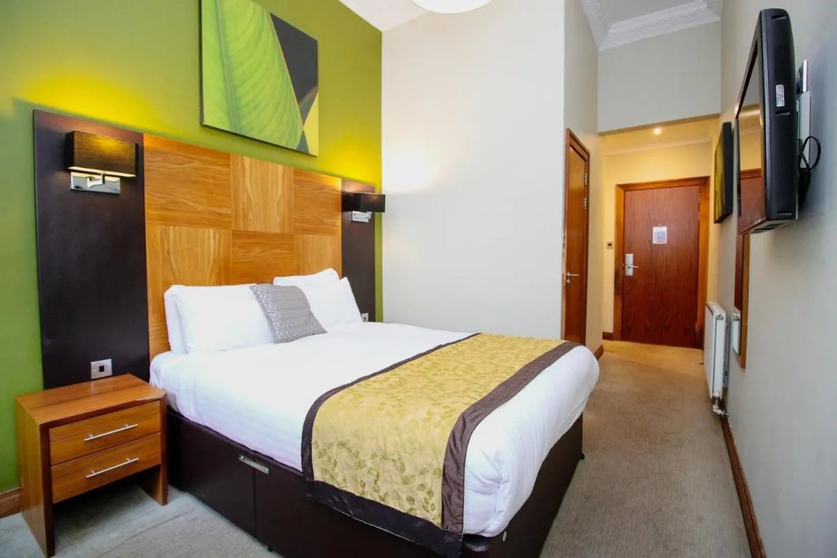 Image 4 of Acorn Hotel