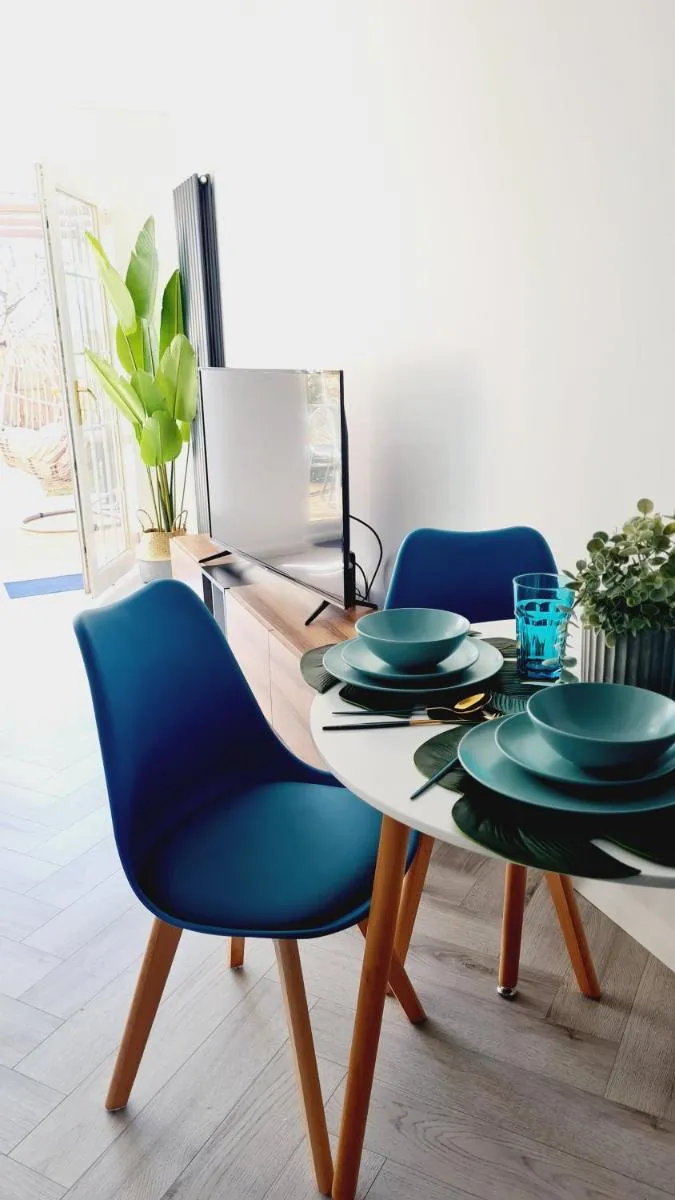 Image 3 of Beautiful 2bed house with garden, walking distance to town – FREE parking