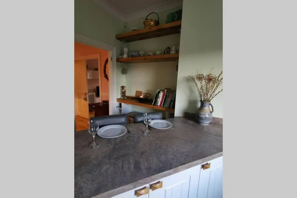 Image 2 of Beautiful self contained apartment with garden