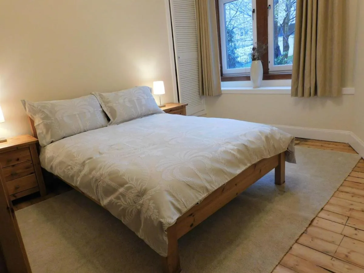 Image 2 of Beautiful & spacious 2 bed apt in Glasgow West End