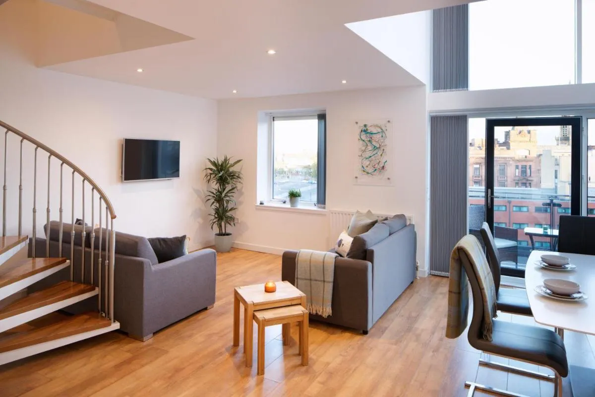 Image 5 of CITY CENTRE APARTMENT with Free Secure Underground Parking