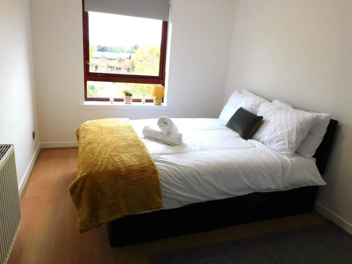 Image 6 of Charming 2 bed apt close to City and SEC Hydro