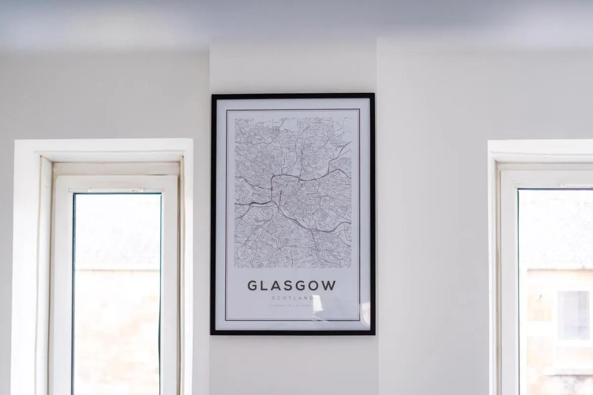 Image 3 of Cheerful 2 Bedroom Homely Apartment, Sleeps 4 Guest Comfy, 1x Double Bed, 2x Single Beds, Parking, Free WiFi, Suitable For Business, Leisure Guest,Glasgow, Glasgow West End, Near City Centre