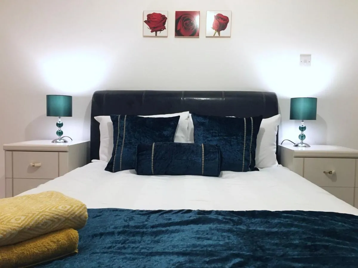 Image 1 of Cozy Nights – Cambuslang 1/64