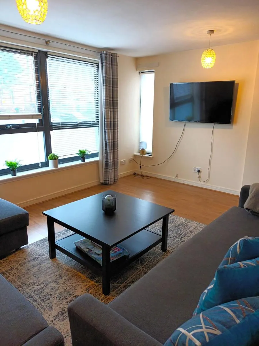 Image 4 of Fabulous 2 bed apt 10 mins from City Centre