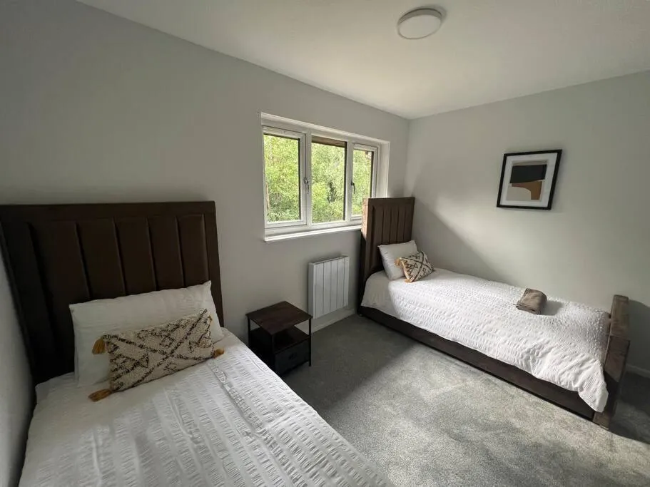 Image 1 of Ideal 2 Bedroom Glasgow Home
