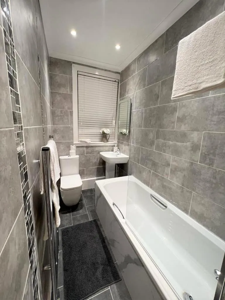 Image 5 of Lovely 2 Bed Apt close to Silverburn Mall