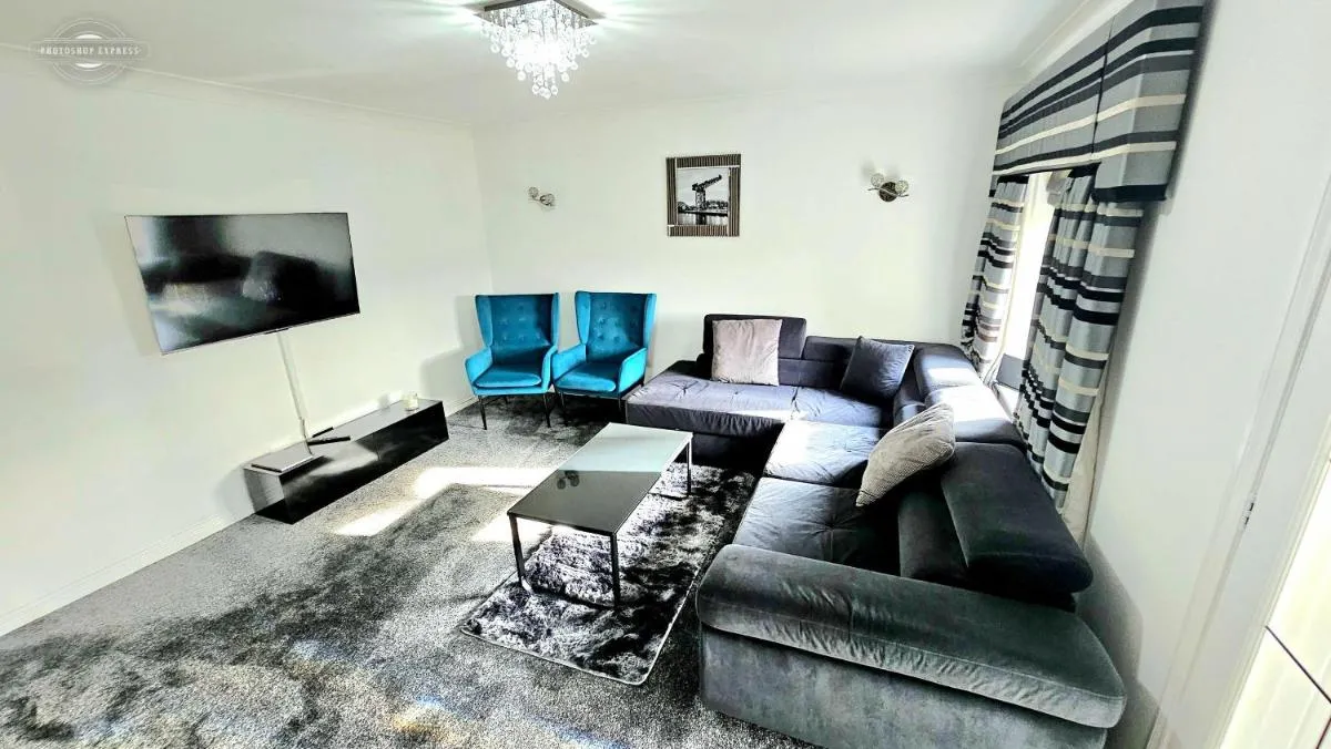 Image of Lovely 3 Bed Home In Glasgow with FREE Parking