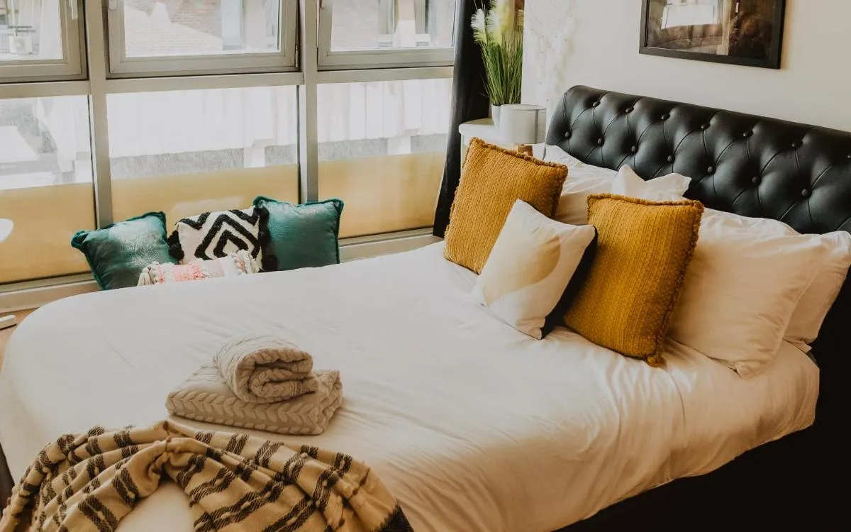 Image 1 of Lovely Bohemian Apartment in Heart of City Life
