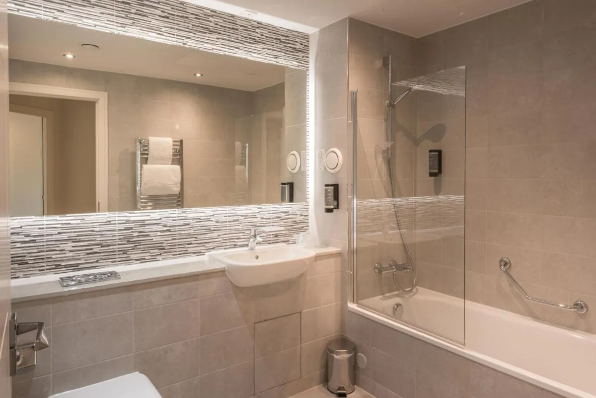 Image 2 of PREMIER SUITES PLUS Glasgow Bath Street