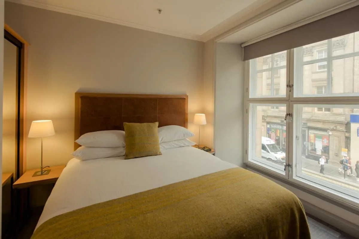 Image 1 of PREMIER SUITES PLUS Glasgow George Square