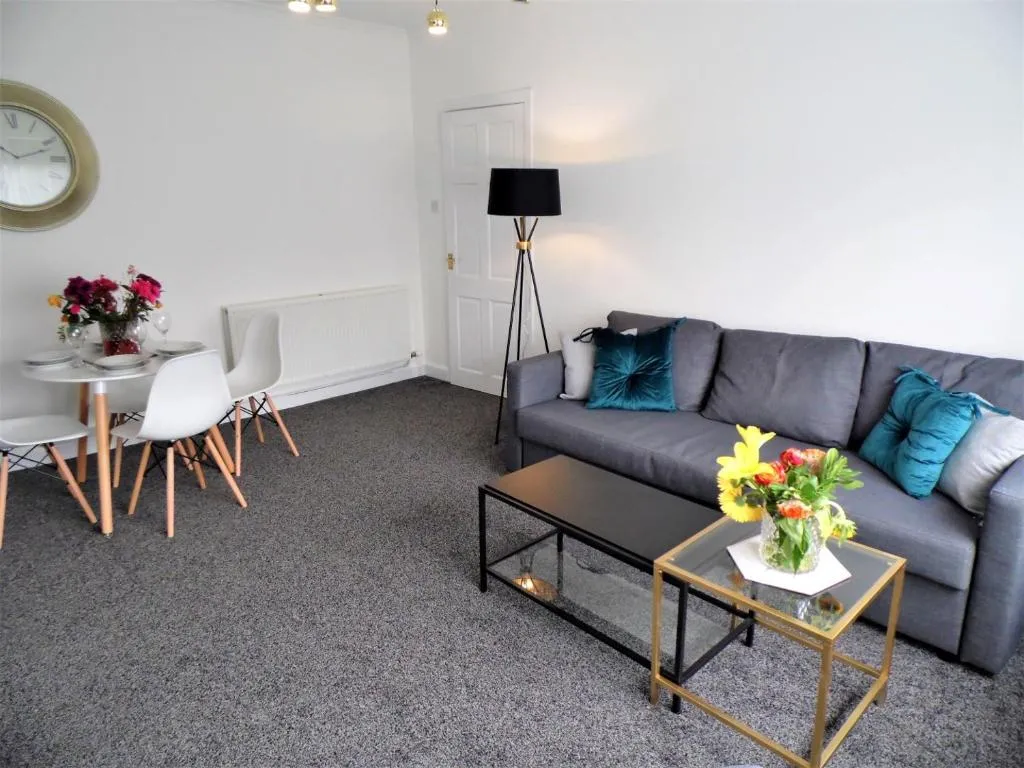 Image of Penilee Upper Apartment
