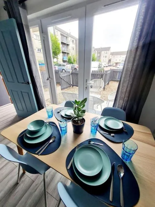 Image 3 of Spacious 5bed house, FREE parking, NO PARTY !