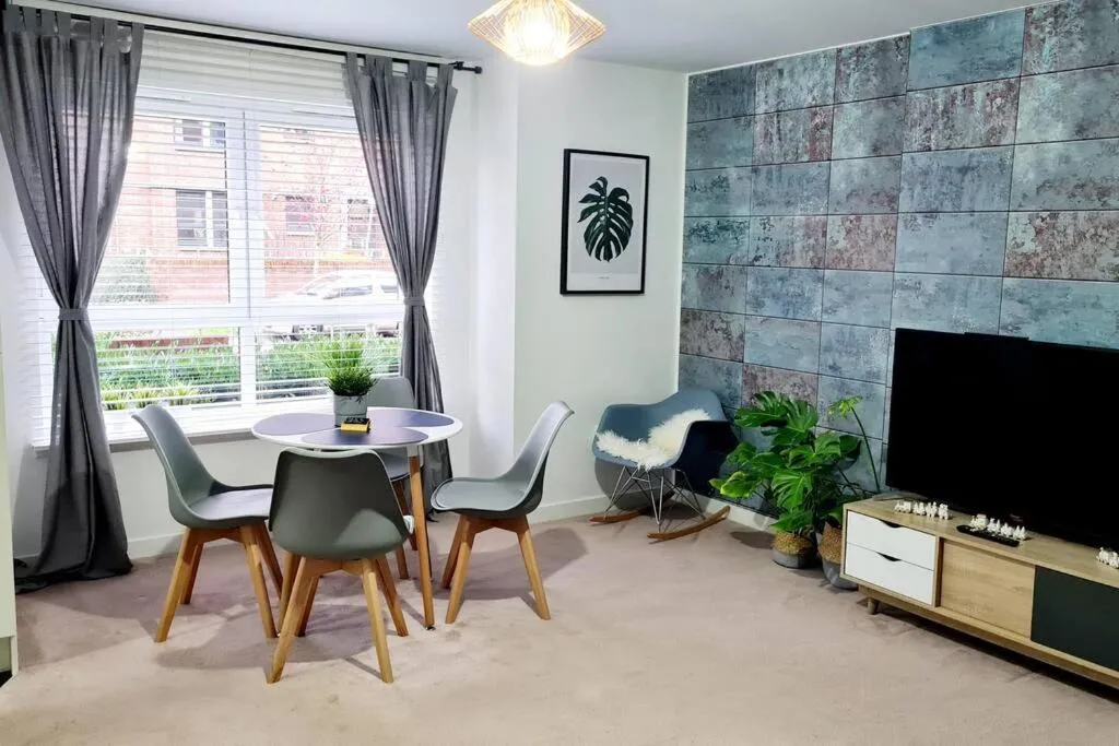 Image 1 of Stylish 2 bedroom Apartment / FREE Gated Parking