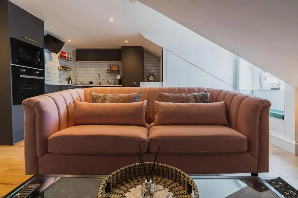 Image 3 of The West End Loft – 5* Retreat – Private Parking!