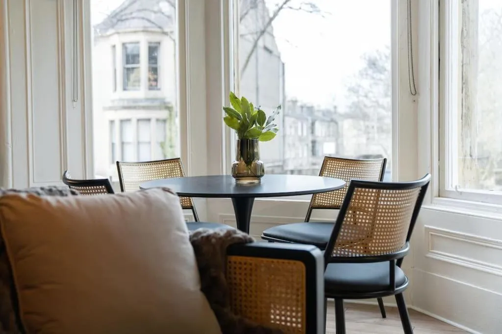 Image 2 of The West End Retreat – Your Luxurious 5* Apartment