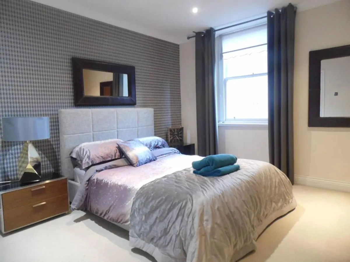 Image of WEST END -Stunning, 2 bedroom, main door flat with private parking