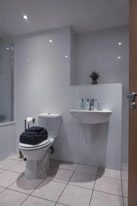 Image 6 of West End Escape – 5 Star Luxury – Prime Location