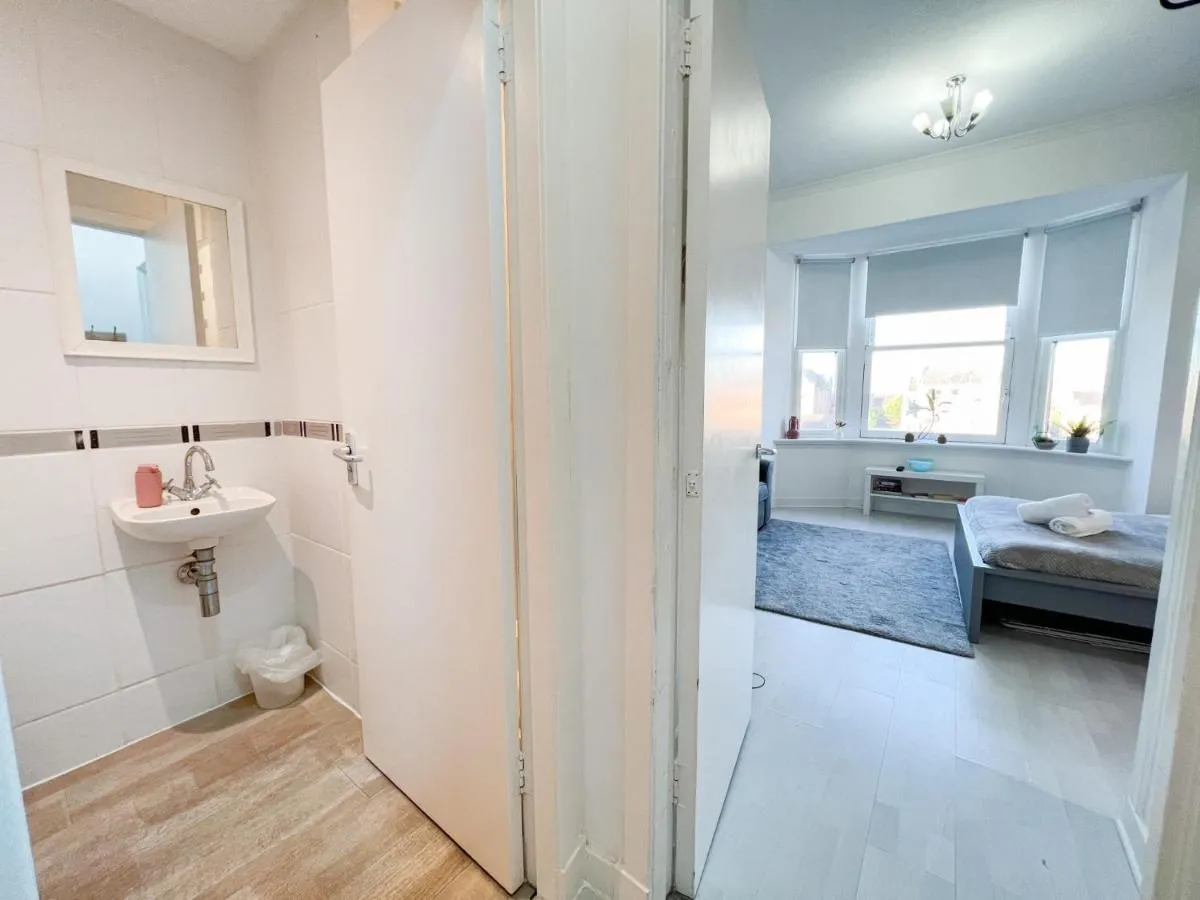 Image 6 of 1Bd Glasgow Apartment