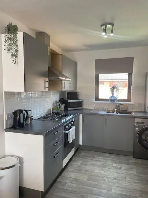 Image 6 of 2 Bed Entire Upper Cottage Flat in Central Glasgow
