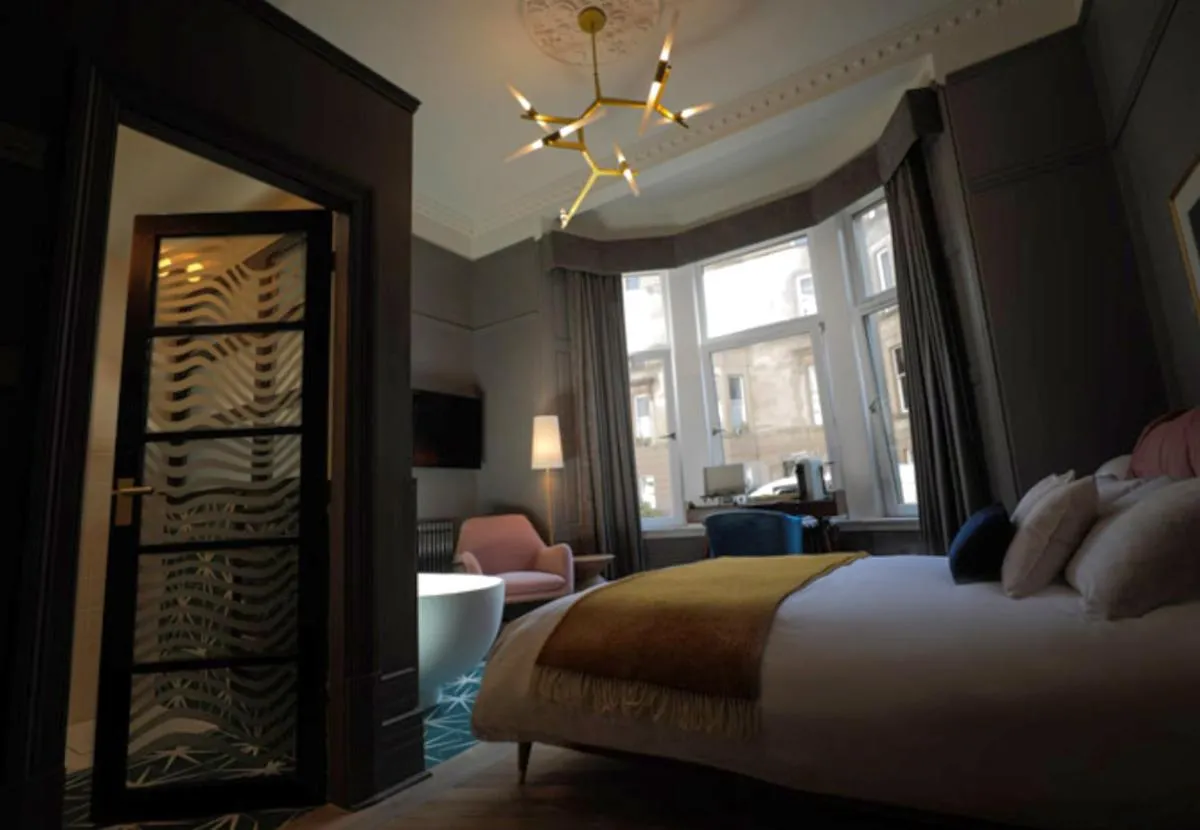 Image 1 of Boutique 50