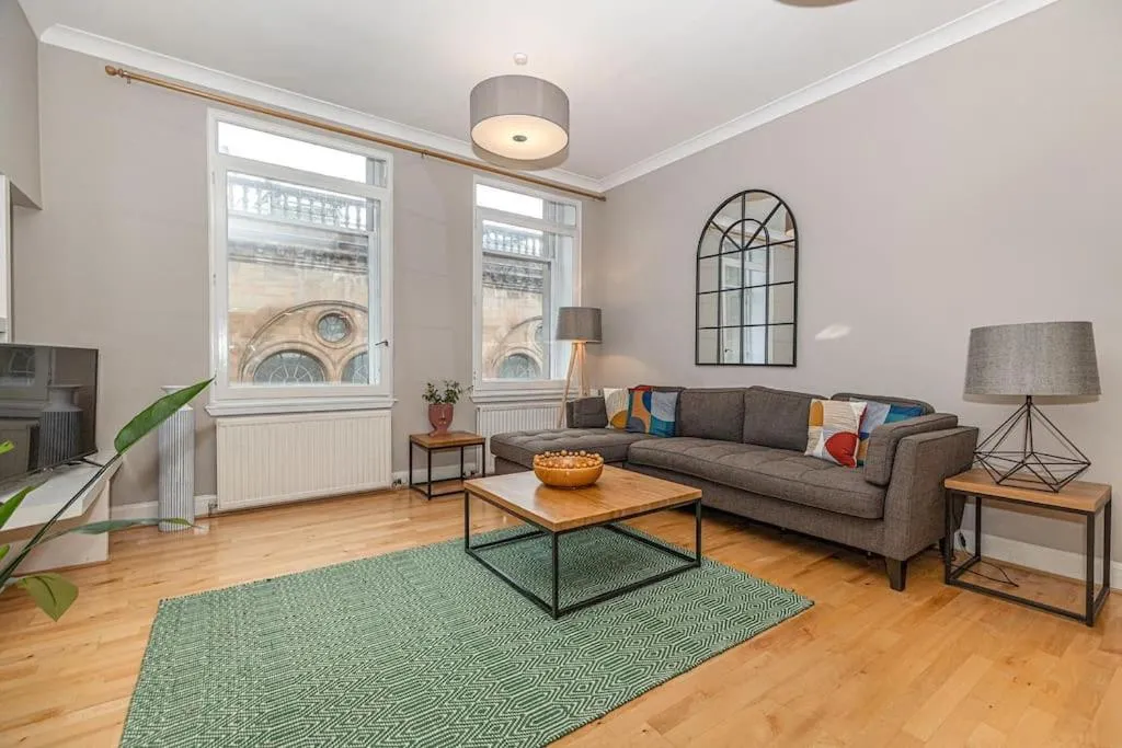 Image of Bright and Central Duplex in Glasgow City Centre