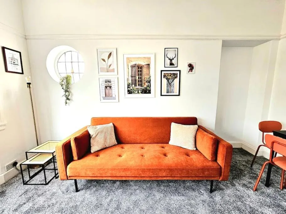 Image 1 of Charming 3-Bed Oasis-free parking