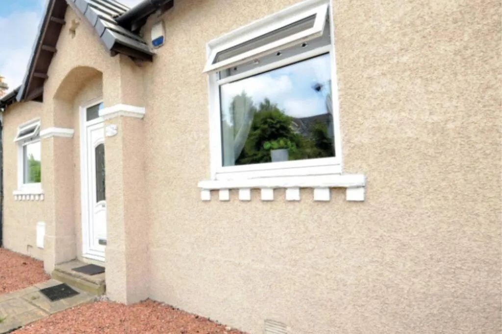 Image 6 of Cheerful One bedroom cottage with parking space.