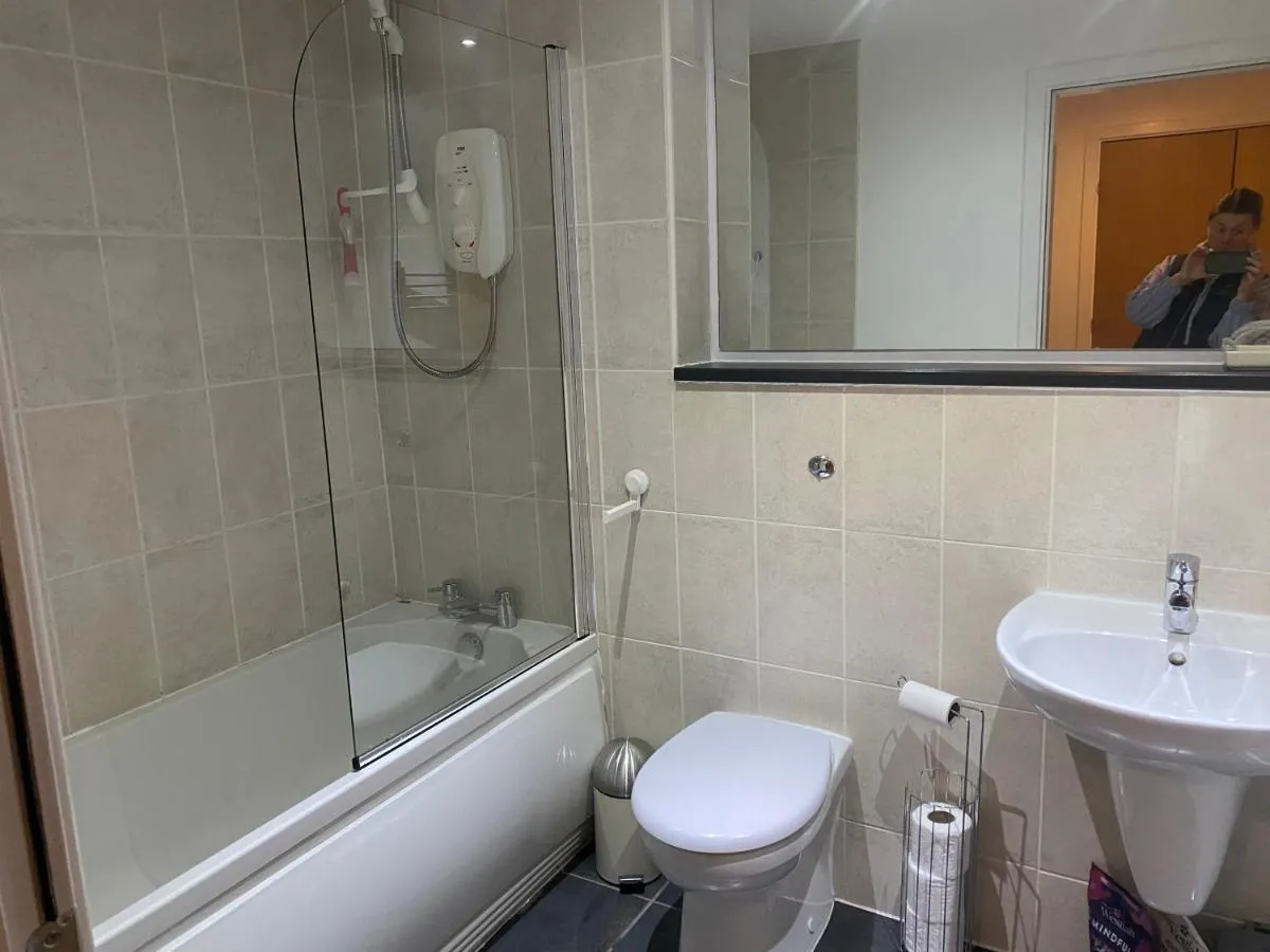 Image 6 of City Centre 2 bedroom apartment, secure parking.