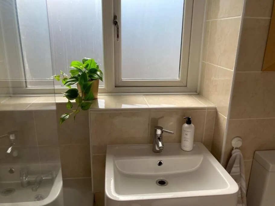 Image 4 of Comfy 1 bedroom flat with free parking