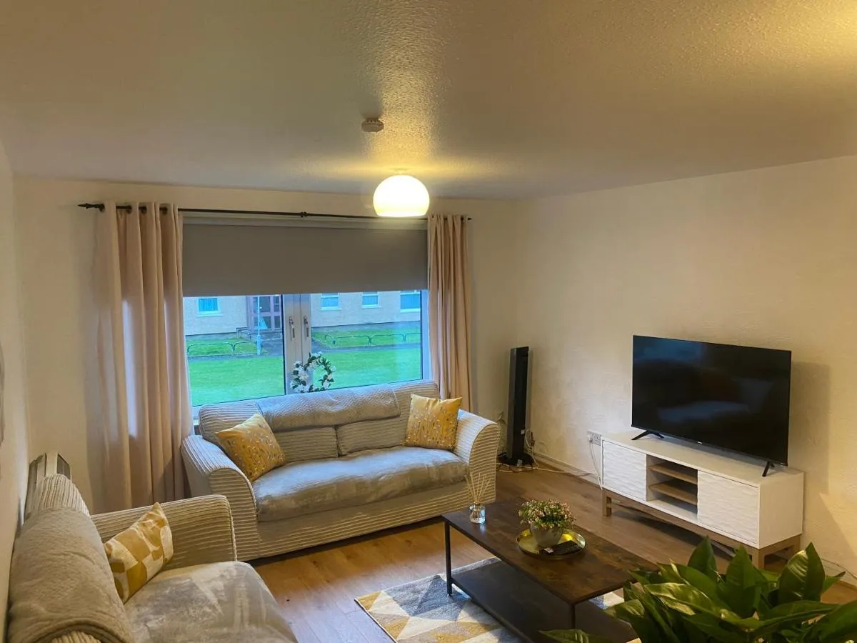 Image 3 of Comfy 3bed City centre apartment