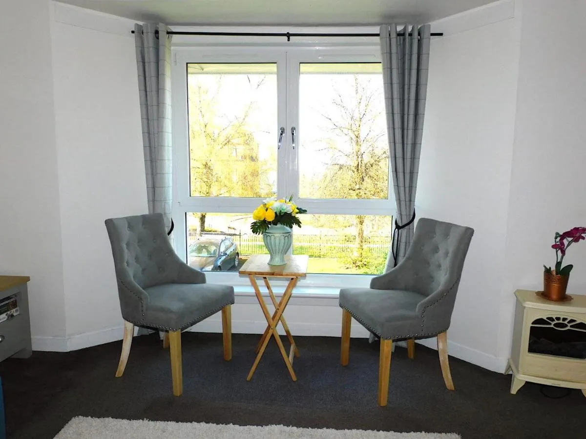 Image 3 of Fab Location 1 bed Apt overlooking Glasgow Green