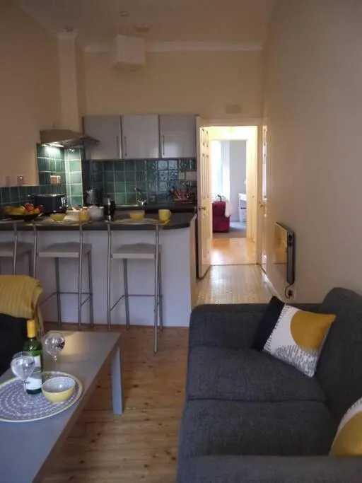 Image 3 of Fabulous location, One Bedroom West End Flat, just off Byres rd, close to SEC & Hydro