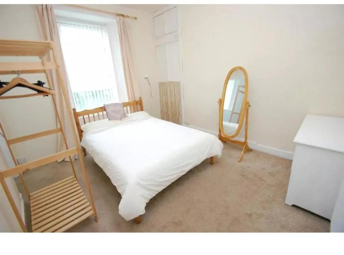 Image 1 of Flat in glasgow close to all local amenities