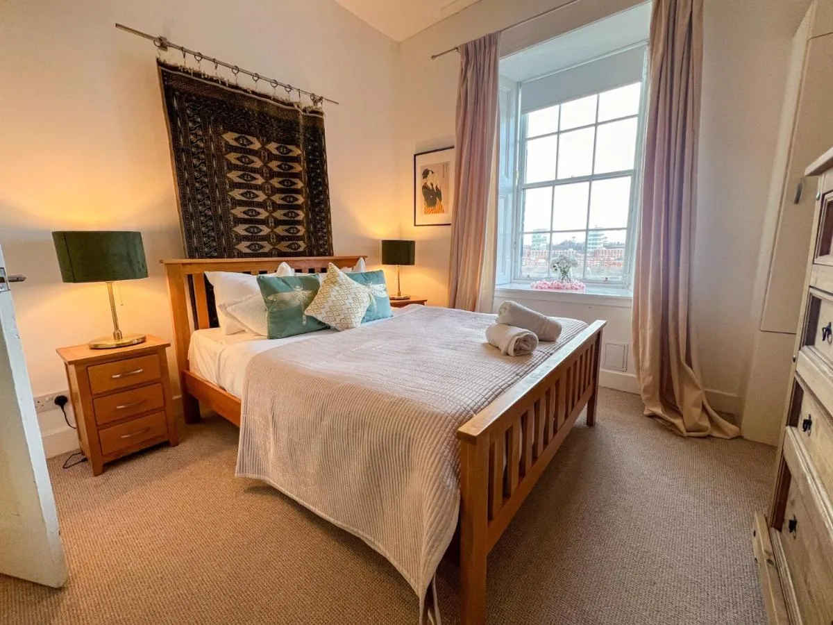 Image 1 of Garnethill Charm 3 Bed Flat Central Glasgow