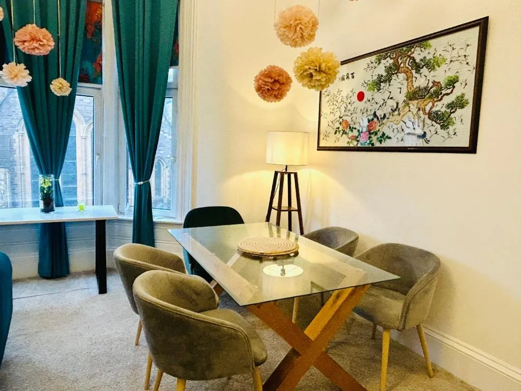 Image of Glasgow Center/West End Apartment