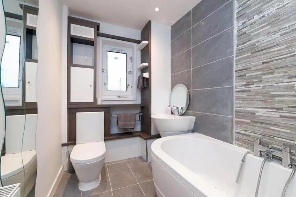 Image 4 of Light-luxury Flat