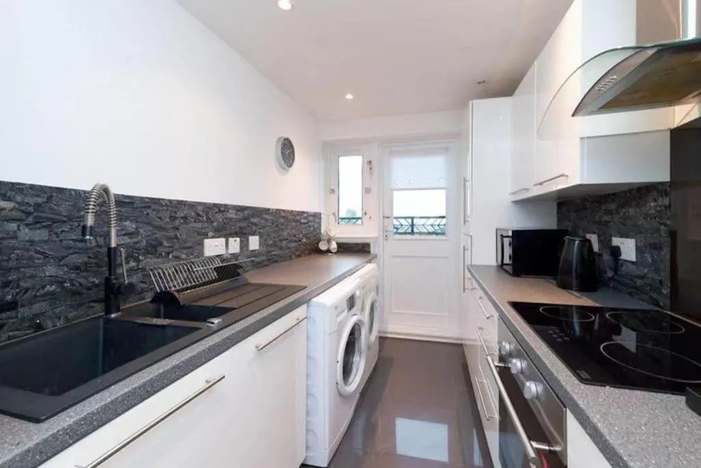 Image 6 of Light-luxury Flat