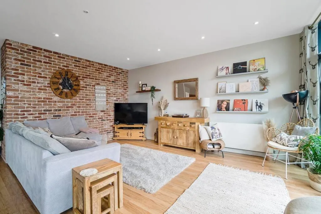 Image 2 of Luxury Huge Modern Open Plan 2Bedroom Flat – Free Private Parking & Balcony located at the OVO Hydro and SEC Centre