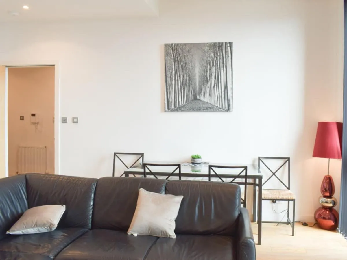 Image 2 of Modern 2BD2Bath Apart CityCentre