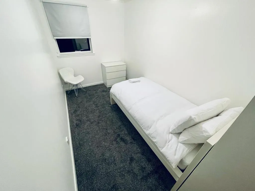 Image 1 of Modern 2 Bedroom Apartment With Free Parking