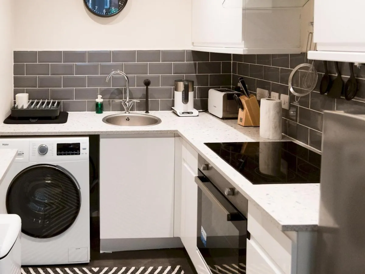 Image 1 of Pass the Keys PER7 FM Nice 1 Bed Ground Floor Flat near Cessnock Subway
