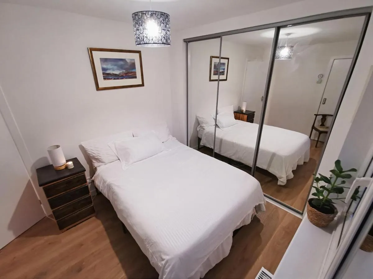 Image 5 of Peaceful house in the heart of Glasgow city, close to Queen Elizabeth Hospital and Govan subway, Free Private Parking