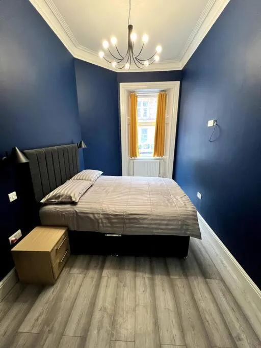 Image of Queens Park Area, Beautiful vibrant ground floor Apartment Lovely
