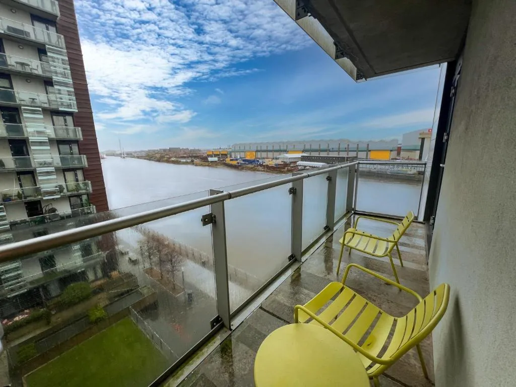 Image of Riverside Retreat with Spectacular Views Glasgow