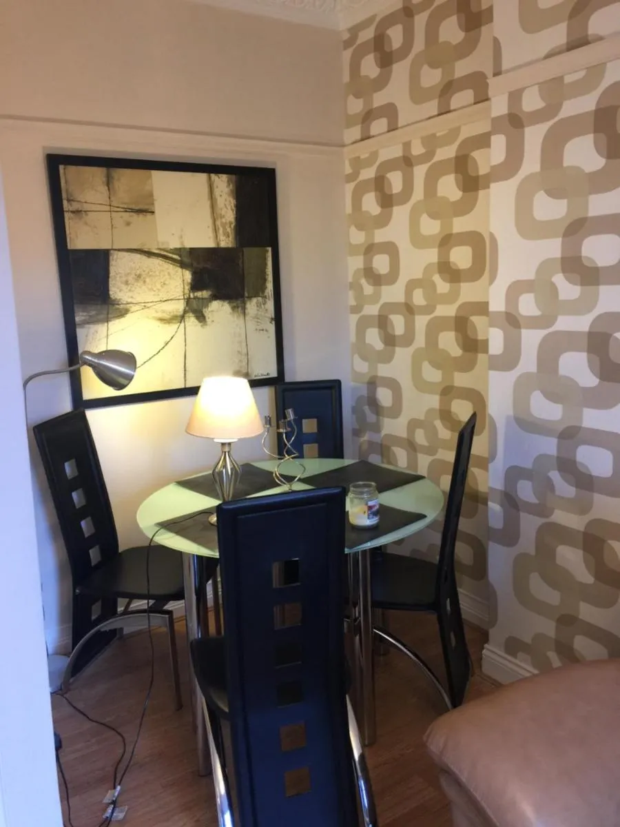 Image 5 of Scotstoun 1 Bed Flat