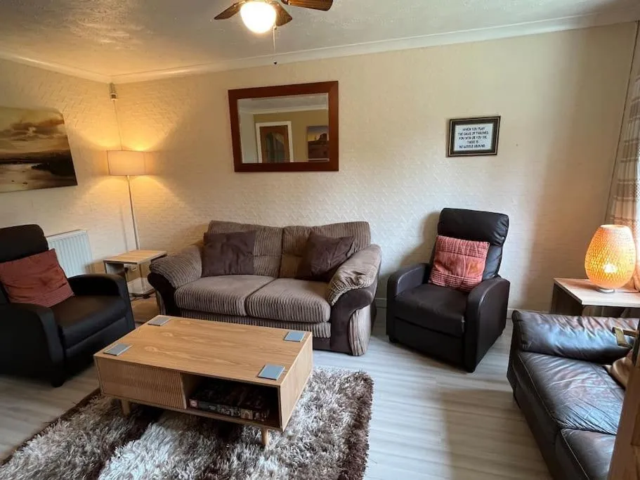 Image 2 of Spacious home near Glasgow Green
