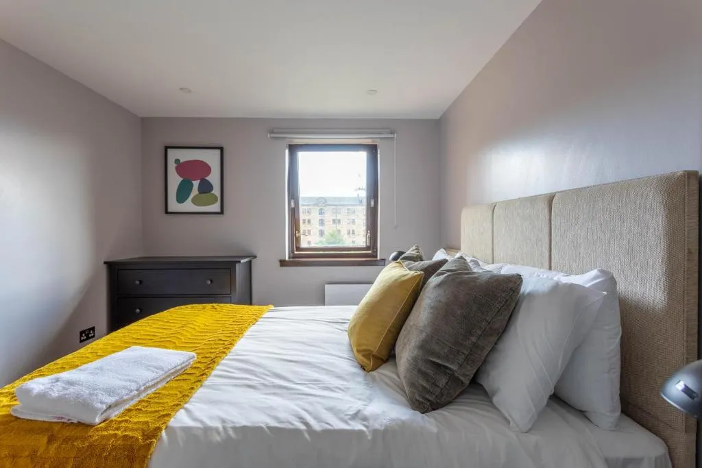 Image of Stunning 1 Bed Merchant City Apartment with Parking