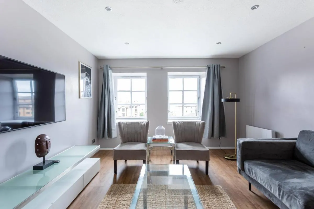 Image 6 of Stunning 2 Bed Merchant City Apartment with Residents Parking (Bell 2)